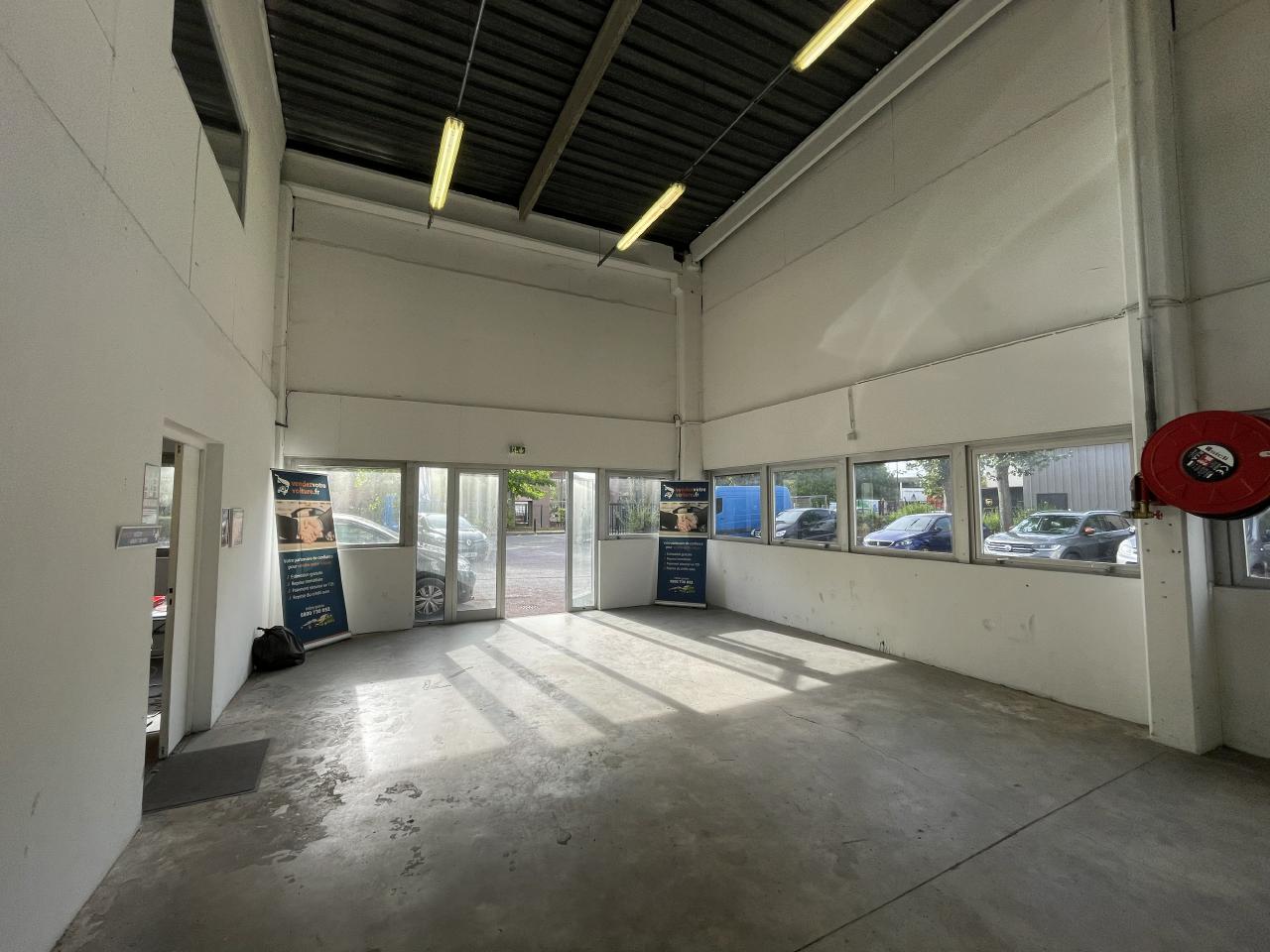 Local d'activité Montigny-le-Bretonneux 553m² Location local d'activité Montigny-le-Bretonneux Yvelines OLACT2316364 4